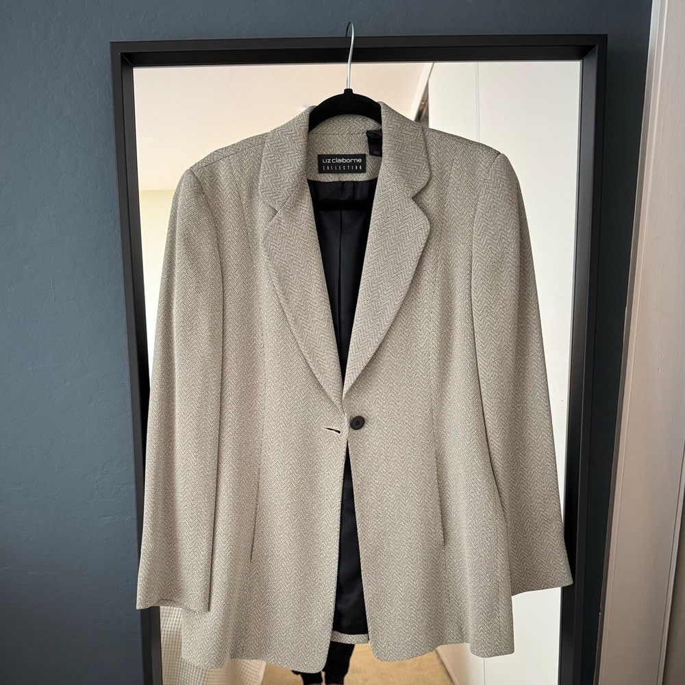 90s Liz Claiborne Beige & Black Blazer – Size 6 | Perfect Condition